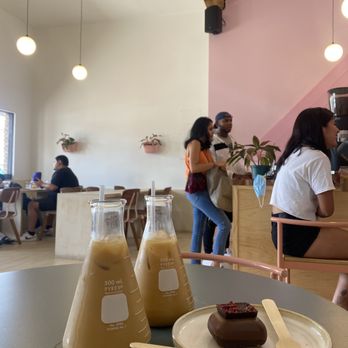 Semilla Coffee Lab - chocolate wonder - Coffee & Tea Near Me - McAllen, Texas Semilla Coffee Lab - chocolate wonder - Coffee & Tea Near Me - McAllen, Texas
