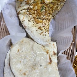 Arusuvai Kitchen - Plain Naan and Garlic Naan