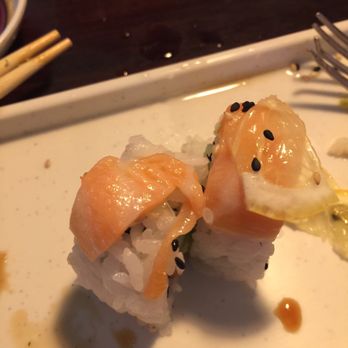 Red Salmon - This is the lemon salmon roll. They forgot the salmon huh? - Japanese Near Me - Lancaster, California Red Salmon - This is the lemon salmon roll. They forgot the salmon huh? - Japanese Near Me - Lancaster, California