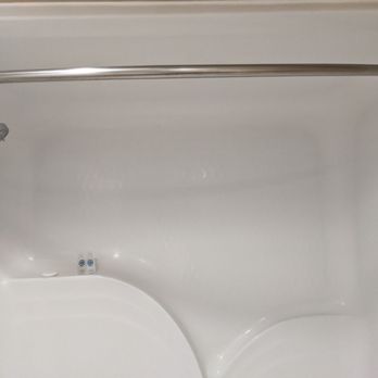 Econo Lodge - No shower curtain! Room 210. 11.14.2020 - Hotels Near Me - Asheboro, North Carolina