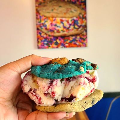 The Baked Bear by null