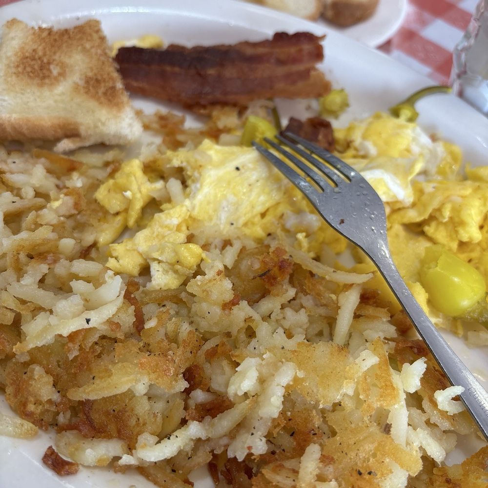 Roys Cafe - Bacon and Eggs - Cafes Near Me - Barstow, California Roys Cafe - Bacon and Eggs - Cafes Near Me - Barstow, California