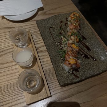 Zigu - Salmon roll and sake daily flight - Seafood Near Me - Honolulu, Hawaii Zigu - Salmon roll and sake daily flight - Seafood Near Me - Honolulu, Hawaii