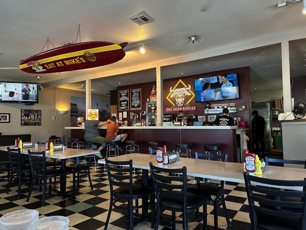 Mike’s at the Crossroads