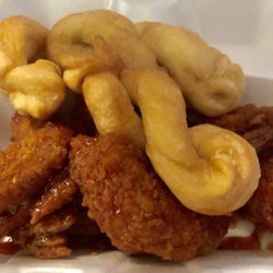 Central Bar & Grill - Chicken Wings in Mild Sauce with Festival
