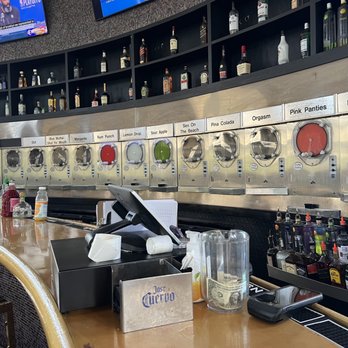 CIRQUE DAIQUIRI BAR AND GRILL - Updated August 2024 - 475 Photos & 701 ...