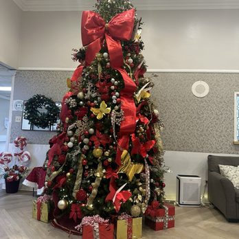 Norwalk Skilled Nursing & Wellness Centre - Gorgeous Christmas tree and decoration in lobby with a hint of cinnamon in the air making everyone's heart smile. - Skilled Nursing Near Me - Norwalk, California Norwalk Skilled Nursing & Wellness Centre - Gorgeous Christmas tree and decoration in lobby with a hint of cinnamon in the air making everyone's heart smile. - Skilled Nursing Near Me - Norwalk, California