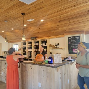 61 Vineyard - Wine Tasting Room Near Me - Damascus, Maryland