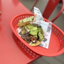 Taqueria Los Chuchys - Taco Carne Asada