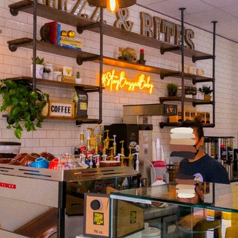 Buzz & Bites - Counter, interior - Coffee & Tea Near Me - Houston, Texas