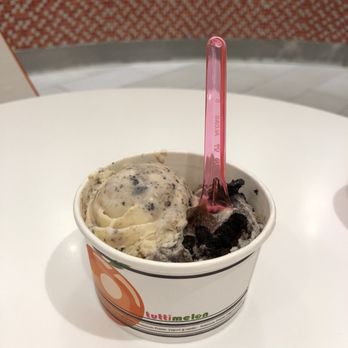 Tuttimelon - Uneventful pics. Tastes better than it looks! S'mores (left), ultimate cookies and cream (right) - Desserts Near Me - Novato, California