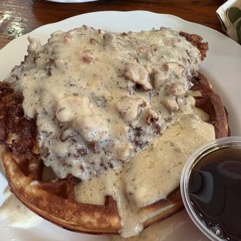 Leoda's Kitchen and Pie Shop - Chicken & waffles - Breakfast & Brunch Near Me - Lahaina, Hawaii Leoda's Kitchen and Pie Shop - Chicken & waffles - Breakfast & Brunch Near Me - Lahaina, Hawaii
