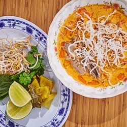 Khom Loi - Khao Soi Bpet / Chiang Mai style Yellow Curry ....