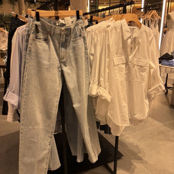 Aritzia - Accessories Near Me - Boca Raton, Florida