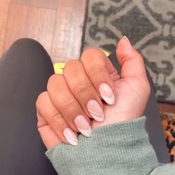 Valley Nails