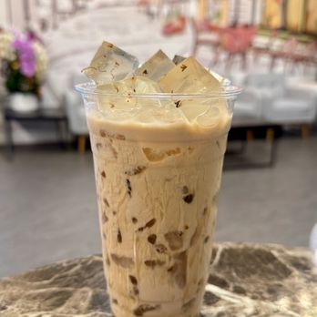 LACÀ ave - Golden Osmanthus Milk Tea - Coffee & Tea Near Me - Anaheim, California LACÀ ave - Golden Osmanthus Milk Tea - Coffee & Tea Near Me - Anaheim, California