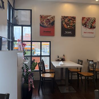 Everyday Roll & Teriyaki - Seating area - Seafood Near Me - Los Angeles, California Everyday Roll & Teriyaki - Seating area - Seafood Near Me - Los Angeles, California