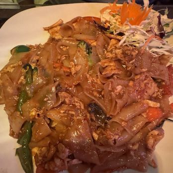 Si-Am Thai - Drunken Noodles with Chivjen - Thai Near Me - Tampa, Florida Si-Am Thai - Drunken Noodles with Chivjen - Thai Near Me - Tampa, Florida