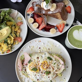 Everyday Eatery - Morning scramble, French Toast Forever, Mizuba Matcha Latte, & Avo Toast - Cafes Near Me - Irvine, California