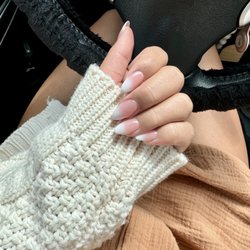 Hi Tek Nails - Classic pink & white ombré by V