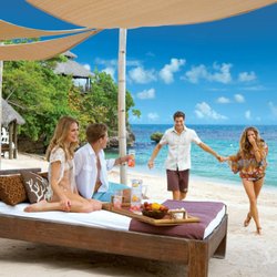 Honeymoon Headquarters - Sandals Ochi Beach