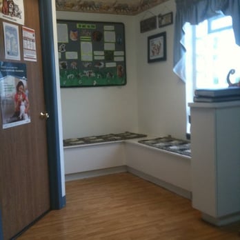 Maple Veterinary Hospital - Waiting room - Veterinarians Near Me - Troy, Michigan