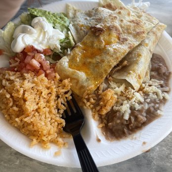 Los Dos Toritos - Quesadillas plate - Seafood Near Me - Baker, California
