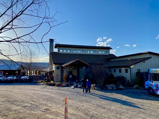 Barrel Oak Winery and Brewery by null