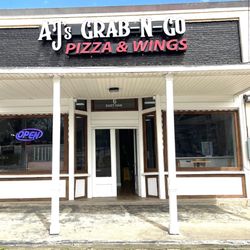 Aj's Grab N Go, Pizza & Wings