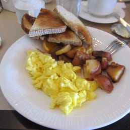 Sunriser Junior (2 eggs, potatoes, and toast) Sunriser Junior (2 eggs, potatoes, and toast)