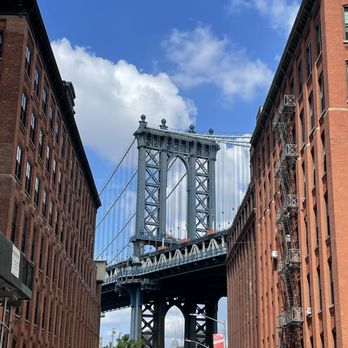 Dumbo - Landmarks & Historical Buildings Near Me Dumbo - Landmarks & Historical Buildings Near Me