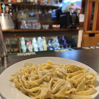 414 Pub & Pizza - Mesa - Alfredo - Pizza Near Me - Mesa, Arizona