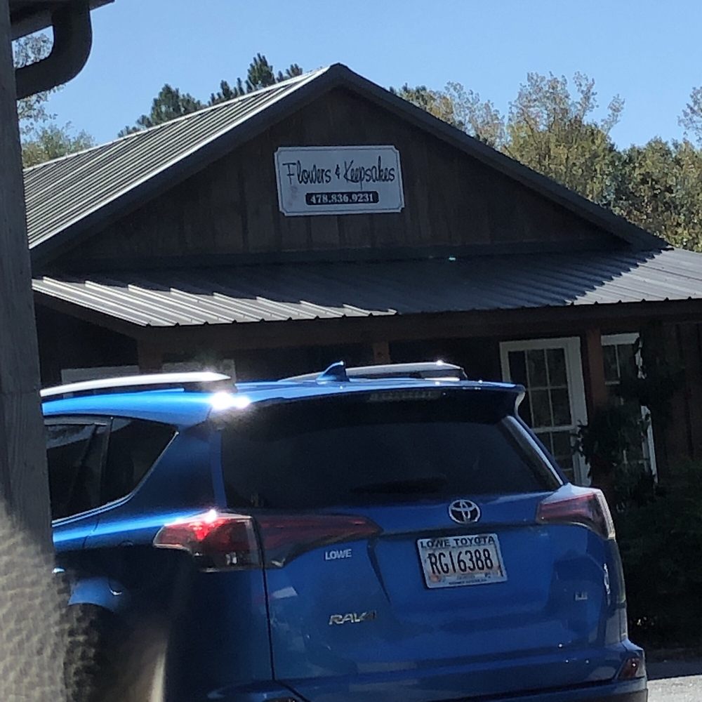 FLOWERS & KEEPSAKES Updated June 2024 914 US Highway 80 E, Roberta