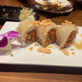 Sushi One Spot - Spicy Honey Roll. Very good. Beside other rolls. - Sushi Bars Near Me - Montclair, California Sushi One Spot - Spicy Honey Roll. Very good. Beside other rolls. - Sushi Bars Near Me - Montclair, California