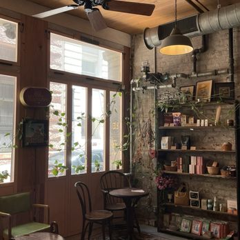 Fourth Wall - inside - Coffee & Tea Near Me - New Orleans, Louisiana
