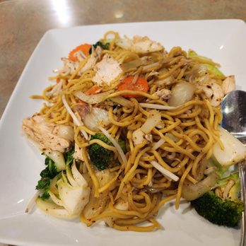 Thai Orchid Garden Restaurant - Chicken chow mein - Thai Near Me - Avondale, Arizona