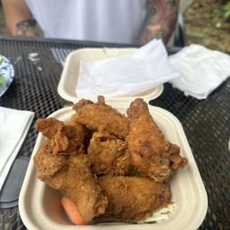 Johny's hot and spicy wings 4/5 (dry rub) Johny's hot and spicy wings 4/5 (dry rub)