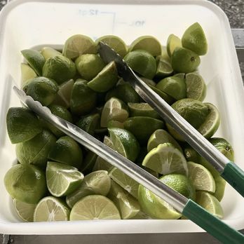 Ave 26 Tacos - Limes.  Some were dry. - Tacos Near Me - Los Angeles, California