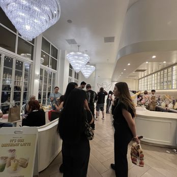 La La Land - Coffee & Tea Near Me - Glendale, California