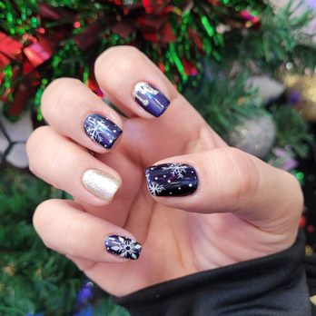 Total Nails - Christmas nails by Mai! She was wonderful, detailed and so nice! Definitely recommend her and this place! - Nail Salons Near Me - Edinburgh, EDH