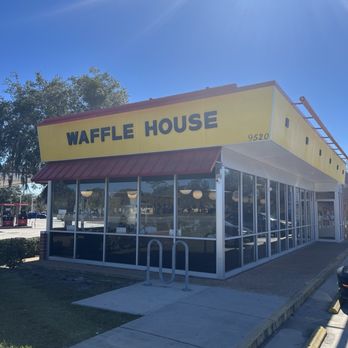 Waffle House - Outside - American Near Me - Leesburg, Florida Waffle House - Outside - American Near Me - Leesburg, Florida