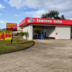 Road Runner Express Oil Change - Front of store