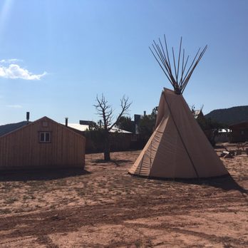3 Step Hideaway - Tepees are available for lodging as well - Bed & Breakfast Near Me - La Sal, Utah