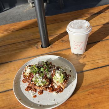 Queenstage Coffee House - Avocado Toast and De la Olla Latte - Coffee & Tea Near Me - Encinitas, California
