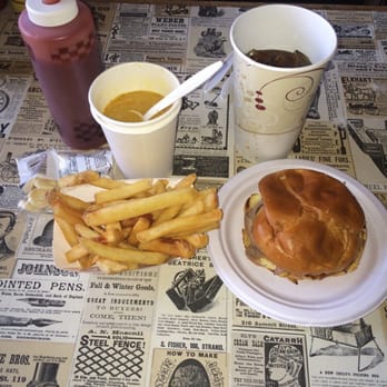The Beef Barn - Roast beef, Fries, pumpkin bisque, root beer. - American Near Me - North Smithfield, Rhode Island