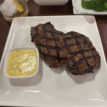 Guerra Steakhouse - 16oz ribeye with bernaise - Steakhouses Near Me - Arlington, Virginia Guerra Steakhouse - 16oz ribeye with bernaise - Steakhouses Near Me - Arlington, Virginia