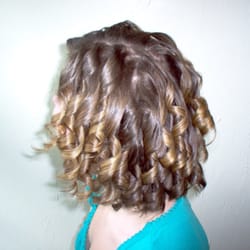 In Ting Beauty Shop - Styled with curling iron
