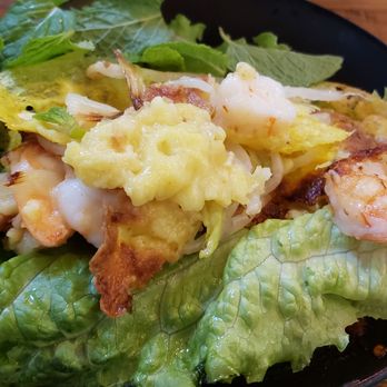 Summer Rolls - Temple City - Banh Xeo (Shrimp, Calamari, Oyster Mushrooms, Green Onions, Beansprouts) - Vietnamese Near Me - Temple City, California