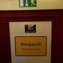 Das Krimi Hotel - Zimmertür