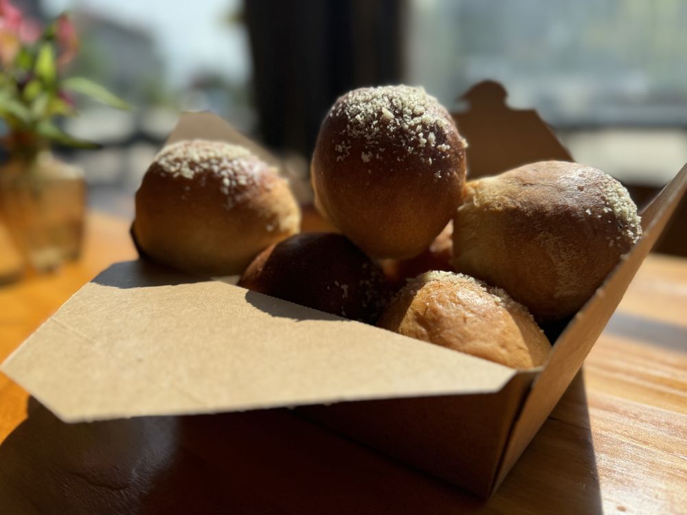 Social spots from 27 Aluna